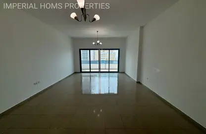 شقة - 2 غرف نوم - 3 حمامات للايجار في مساكن كورنيش عجمان - طريق كورنيش عجمان - عجمان