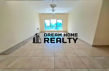 Apartment - 1 Bedroom - 2 Bathrooms for rent in Yasmeen Tower - Al Majaz 2 - Al Majaz - Sharjah