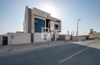 Villa - 6 Bedrooms - 7 Bathrooms for sale in Nad Al Sheba Gardens - Nad Al Sheba 1 - Nad Al Sheba - Dubai