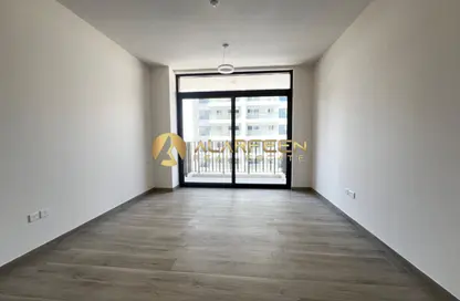 شقة - 2 غرف نوم - 3 حمامات للايجار في البرج الإمبراطوري - ديستريكت 17 - قرية الجميرا سركل - دبي