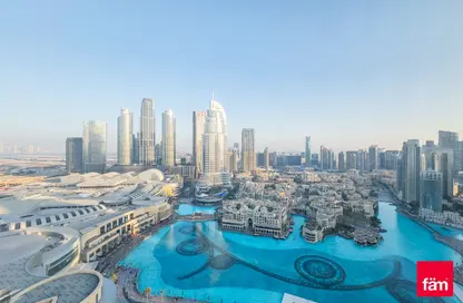 صورة لـ حوض سباحة شقة - غرفة نوم - 2 حمامات للبيع في برج خليفة - برج خليفة - دبي وسط المدينة - دبي ، صورة رقم 1