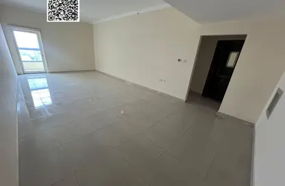 Apartment - 3 Bedrooms - 3 Bathrooms for rent in Al Jurf 2 - Al Jurf - Ajman Downtown - Ajman