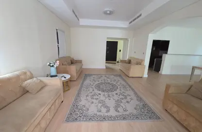 فيلا - 2 غرف نوم - 3 حمامات للايجار في منطقة 16 - قرية الجميرا سركل - دبي