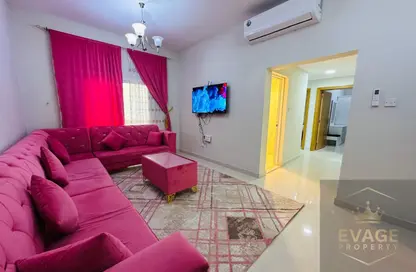 شقة - 2 غرف نوم - 2 حمامات للايجار في طريق كورنيش عجمان - عجمان