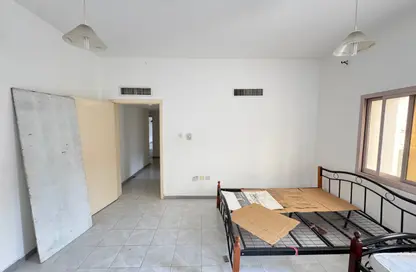 Apartment - 2 Bedrooms - 2 Bathrooms for rent in Abu Shagara building - Abu shagara - Sharjah