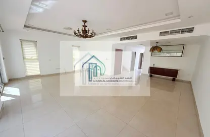 تاون هاوس - 3 غرف نوم - 4 حمامات للايجار في قرية ورسان - المدينة الدولية - دبي