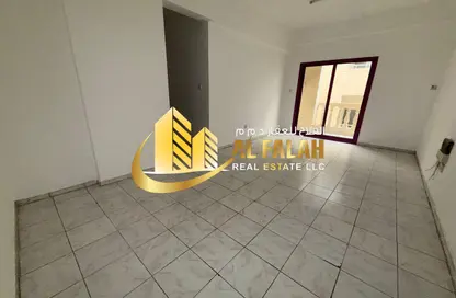 شقة - 2 غرف نوم - 2 حمامات للايجار في شارع جمال عبد الناصر - المجاز - الشارقة