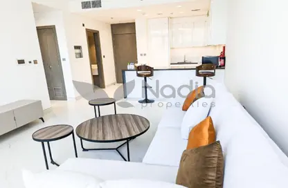 Living / Dining Room image for: Apartment - 1 Bedroom - 2 Bathrooms for sale in Residences 15 - District One - Mohammed Bin Rashid City - Dubai, Image 1