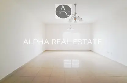 Apartment - 2 Bedrooms - 2 Bathrooms for rent in Al Khan - Sharjah