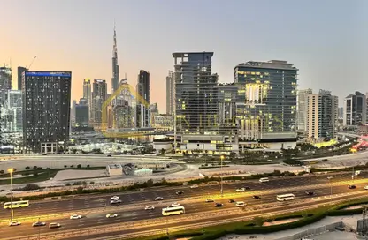 شقة - 1 حمام للايجار في رأسًا على عقب - الخليج التجاري - دبي