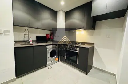 شقة - 2 غرف نوم - 3 حمامات للايجار في الطراز - حي نسيج - الجادة - الشارقة