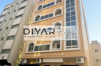 عمارة بالكامل - 8 غرف نوم - 8 حمامات للبيع في النبعة - الشرق - الشارقة