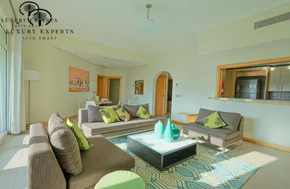 Whole Building - 2 Bedrooms - 3 Bathrooms for rent in Al Das - Shoreline Apartments - Palm Jumeirah - Dubai