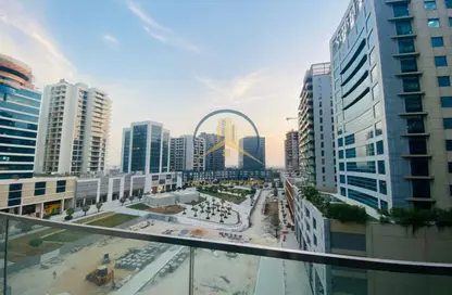 Apartment - 1 Bedroom - 1 Bathroom for rent in SOL Bay - Business Bay - Dubai