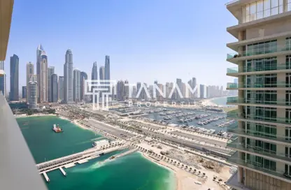 Apartment - 1 Bedroom - 1 Bathroom for sale in Marina Vista - EMAAR Beachfront - Dubai Harbour - Dubai