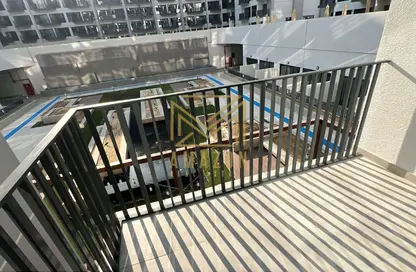 شقة - 1 حمام للبيع في واحة شاطئ عزيزي - ستوديو سيتي - دبي