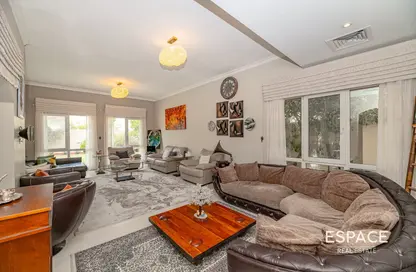 Villa - 4 Bedrooms - 4 Bathrooms for rent in Meadows 2 - Meadows - Dubai