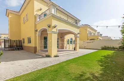 Outdoor House image for: Villa - 3 Bedrooms - 4 Bathrooms for sale in Legacy - Jumeirah Park - Dubai, Image 1