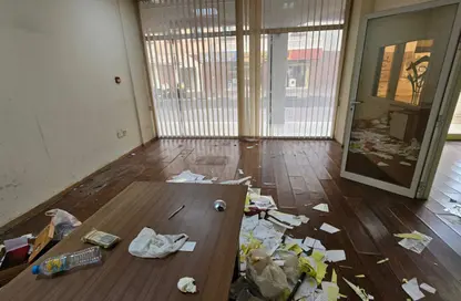 Shop - Studio - 1 Bathroom for rent in X17 - England Cluster - International City - Dubai