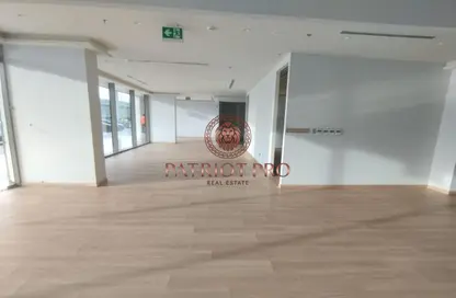 متجر - استوديو - 3 حمامات للايجار في برج حديقة الشعفار - الكرامة - دبي