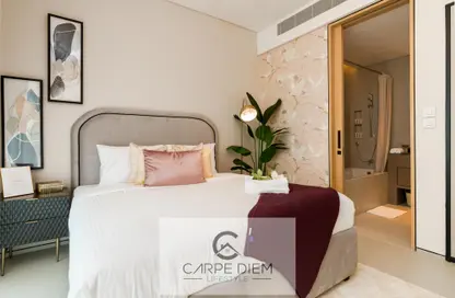 Room / Bedroom image for: Apartment - 1 Bedroom - 2 Bathrooms for rent in Jumeirah Gate Tower 1 - The Address Jumeirah Resort and Spa - Jumeirah Beach Residence - Dubai, Image 1