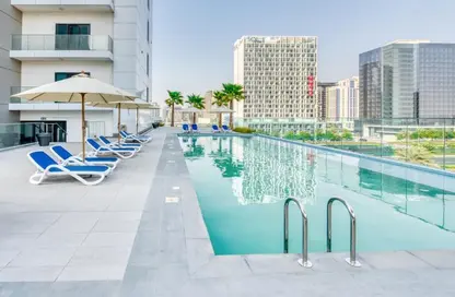 Apartment - 2 Bedrooms - 3 Bathrooms for sale in SOL Bay - Business Bay - Dubai
