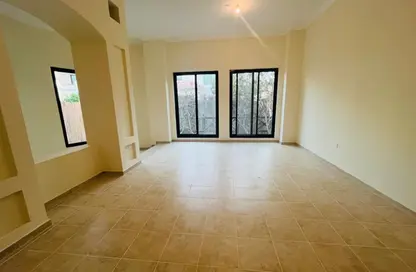 Villa - 4 Bedrooms - 5 Bathrooms for rent in Corniche Road - Abu Dhabi