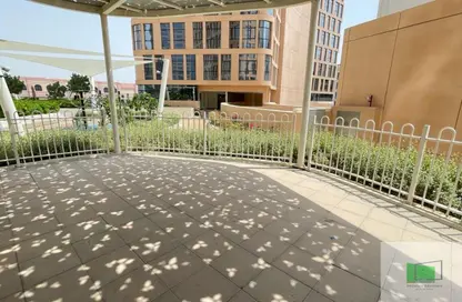 Apartment - 3 Bedrooms - 4 Bathrooms for rent in United Square - Al Khalidiya - Abu Dhabi