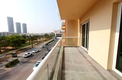 شقة - غرفة نوم - 2 حمامات للايجار في A بناية صالح بن لاحج بلوك - بناية صالح بن لاحج - قرية الجميرا سركل - دبي
