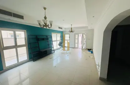 Villa - 4 Bedrooms - 4 Bathrooms for rent in Umm Suqeim 1 Villas - Umm Suqeim 1 - Umm Suqeim - Dubai