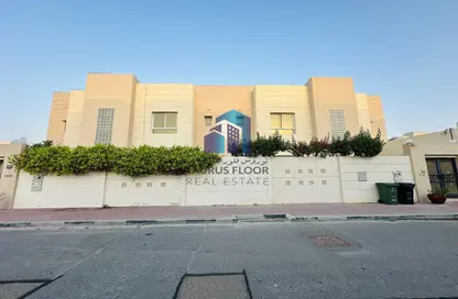 Apartment - 3 Bedrooms - 4 Bathrooms for rent in Al Badaa Villas - Al Badaa - Dubai