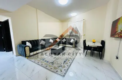 شقة - 2 غرف نوم - 2 حمامات للايجار في مساكن كورنيش عجمان - طريق كورنيش عجمان - عجمان