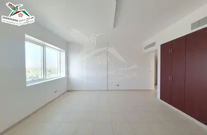Apartment - 2 Bedrooms - 3 Bathrooms for rent in Hai Al Murabbaa - Central District - Al Ain