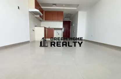 Apartment - Studio - 1 Bathroom for rent in Suroor Towers - Al Khan - Sharjah