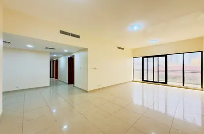 Apartment - 3 Bedrooms - 3 Bathrooms for rent in Golden Sands 9 - Mankhool - Bur Dubai - Dubai