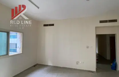 شقة - 2 غرف نوم - 2 حمامات للايجار في الخان - الشارقة