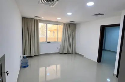Co-working space - Studio - 1 Bathroom for rent in Corniche Tower - Ajman Corniche Road - Ajman