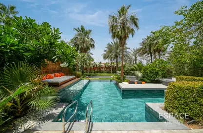 Villa - 5 Bedrooms - 7 Bathrooms for sale in Palm Jumeirah - Dubai