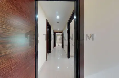 شقة - 2 غرف نوم - 3 حمامات للايجار في جولدن ساندز - البرشاء 1 - البرشاء - دبي