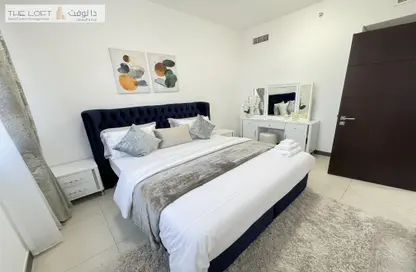Room / Bedroom image for: Apartment - 1 Bedroom - 2 Bathrooms for rent in Capital Centre - Abu Dhabi, Image 1