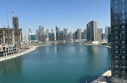 شقة - 2 غرف نوم - 4 حمامات للبيع في برج وارف الغربي - الخليج التجاري - دبي