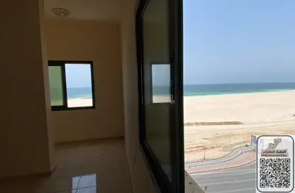 Apartment - 2 Bedrooms - 2 Bathrooms for rent in Corniche Tower - Ajman Corniche Road - Ajman