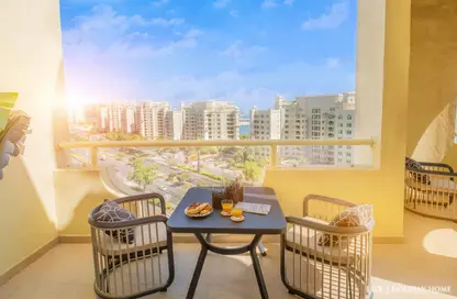 Balcony image for: Apartment - 3 Bedrooms - 2 Bathrooms for rent in Al Hamri - Shoreline Apartments - Palm Jumeirah - Dubai, Image 1