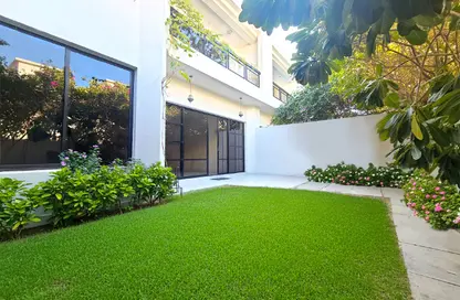 Villa - 4 Bedrooms - 4 Bathrooms for rent in Jumeirah 1 Villas - Jumeirah 1 - Jumeirah - Dubai