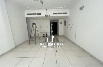 شقة - غرفة نوم - 2 حمامات للايجار في شارع التعاون الجديد - التعاون - الشارقة