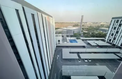 شقة - غرفة نوم - 2 حمامات للايجار في إيست فييليدج - الجادة - الشارقة