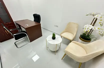 Office Space - Studio - 1 Bathroom for rent in Red Avenue - Al Garhoud - Dubai