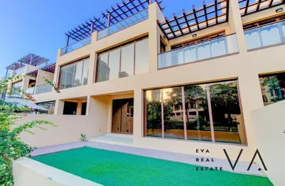 Apartment - 4 Bedrooms - 5 Bathrooms for rent in Jumeirah Islands Townhouses - Jumeirah Islands - Dubai