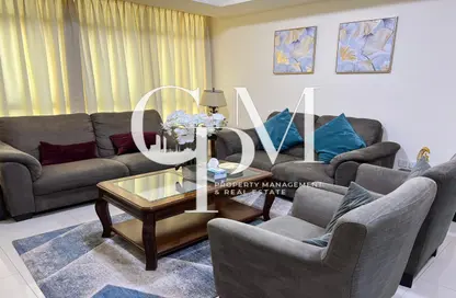 Apartment - 1 Bedroom - 2 Bathrooms for rent in Tala Tower - Marina Square - Al Reem Island - Abu Dhabi