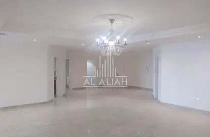Apartment - 4 Bedrooms - 6 Bathrooms for rent in Al Hana Tower - Al Khalidiya - Abu Dhabi